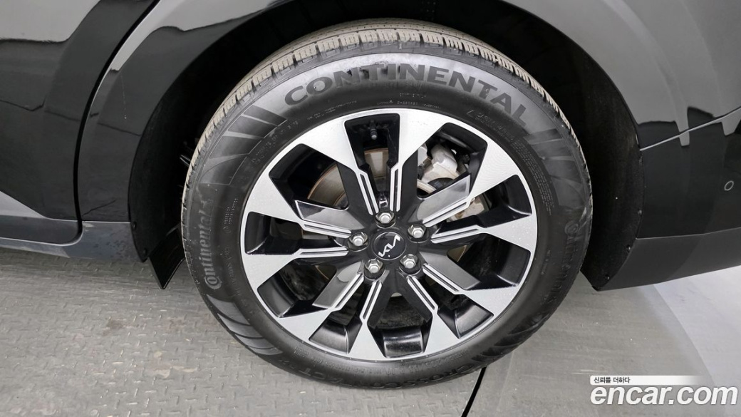 Kia Carnival 9-Seater Signature, 2023