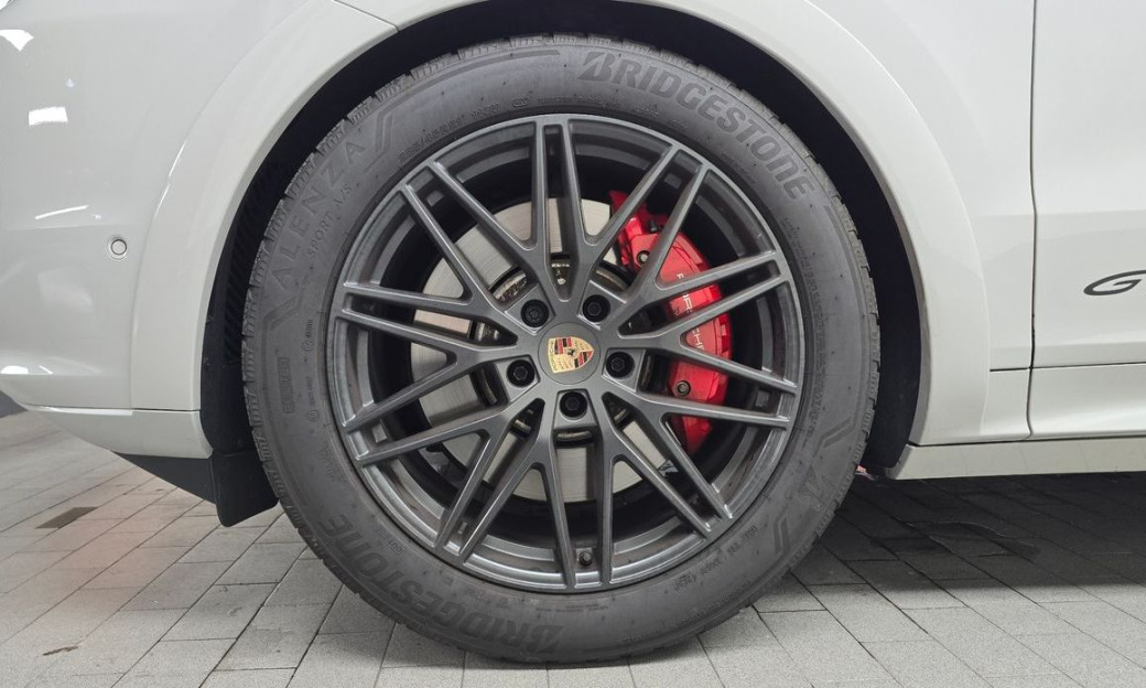 Porsche Cayenne 4.0 GTS Coupe, 2025