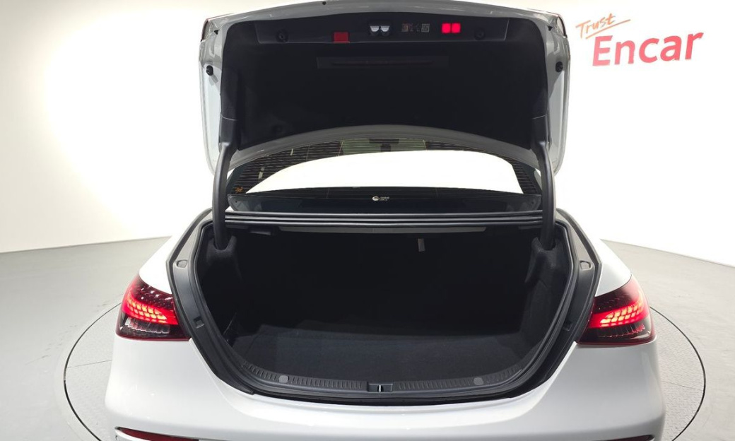 Mercedes-Benz E-Class E250 AMG Line, 2023