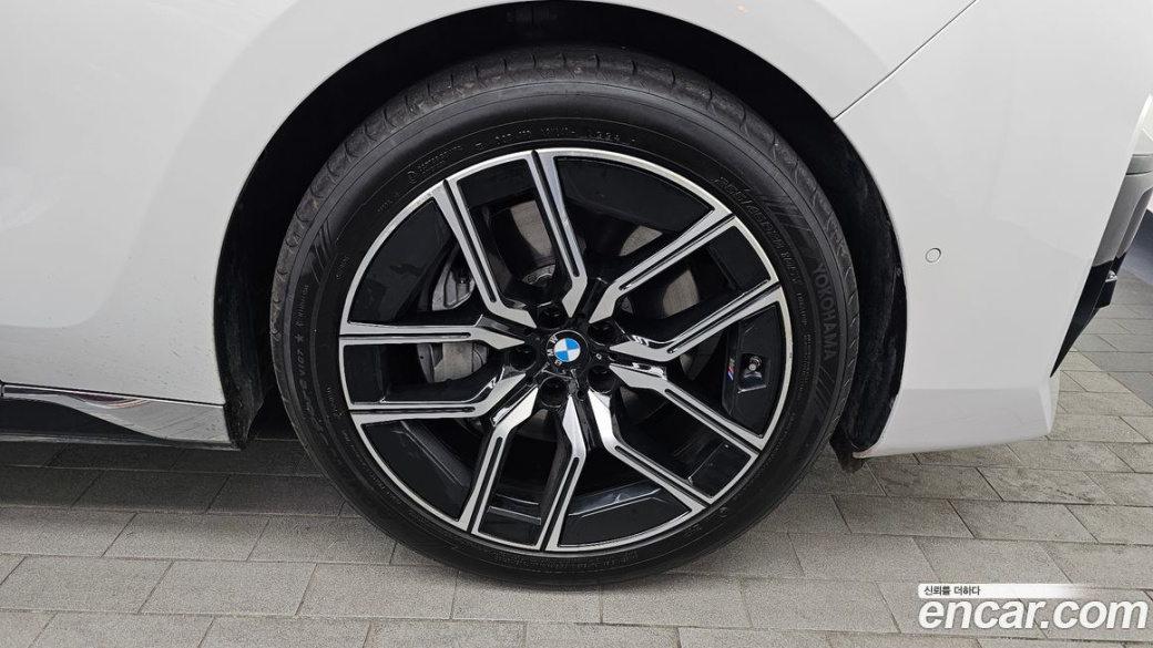 BMW 7-Series 740i xDrive M Sport, 2025