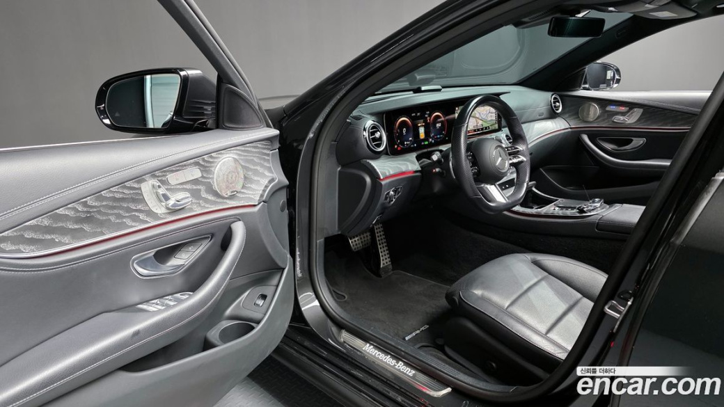Mercedes-Benz E-Class E350 4MATIC AMG Line, 2022