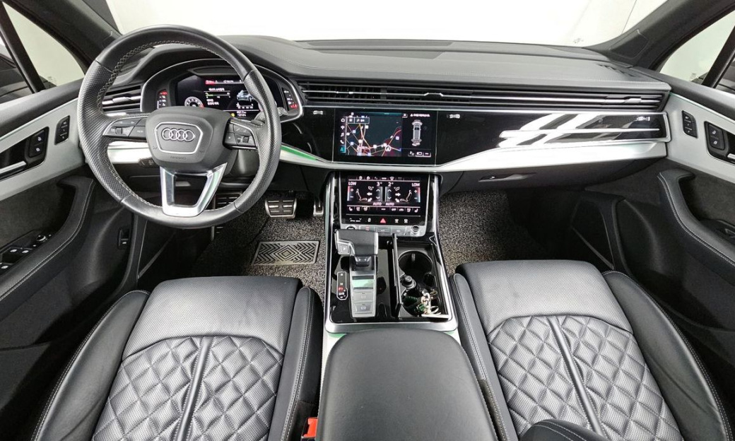 Audi Q7 55 TFSI Quattro Premium, 2022