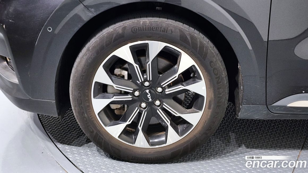 Kia Carnival 9-Seater Signature, 2023