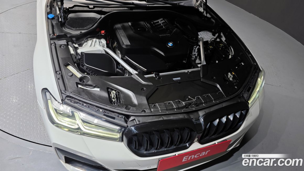 BMW 5-Series 520i M Sport, 2022