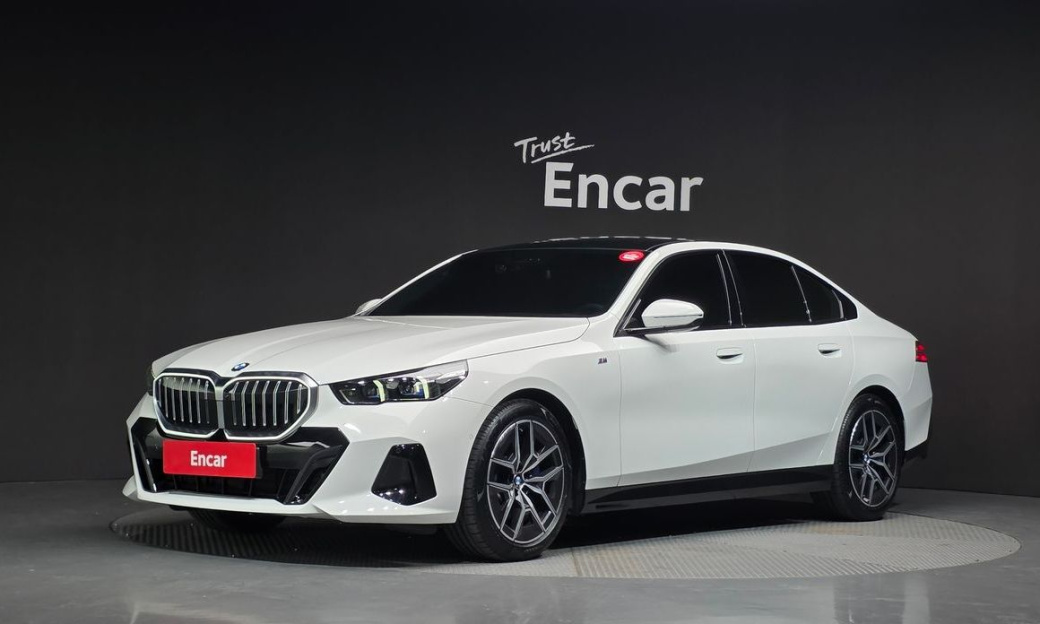BMW 5-Series 520i M Sport, 2025