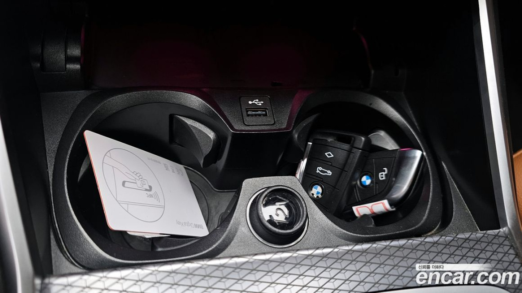 BMW 3-Series 320i M Sport, 2024