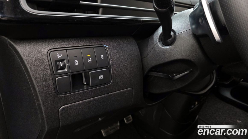 Hyundai Staria Lounge 9-Seater, 2022