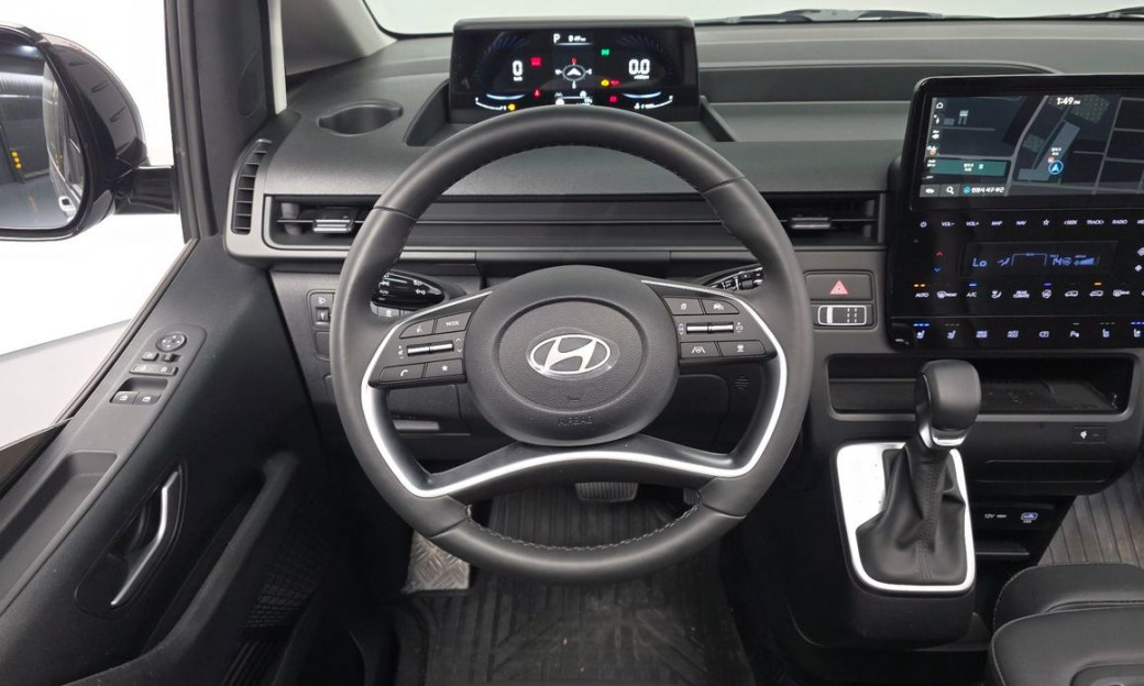 Hyundai Staria Tourer 9-Seater, 2025