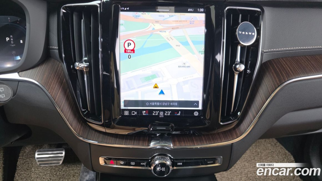 Volvo XC60 B5 Inscription, 2022