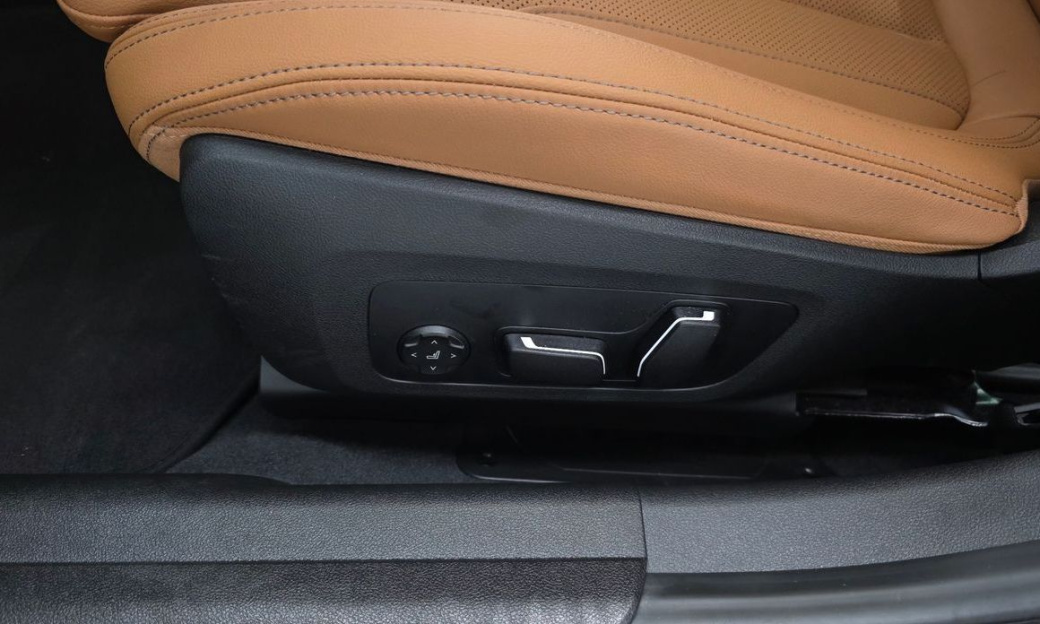 BMW 3-Series 320i M Sport, 2024