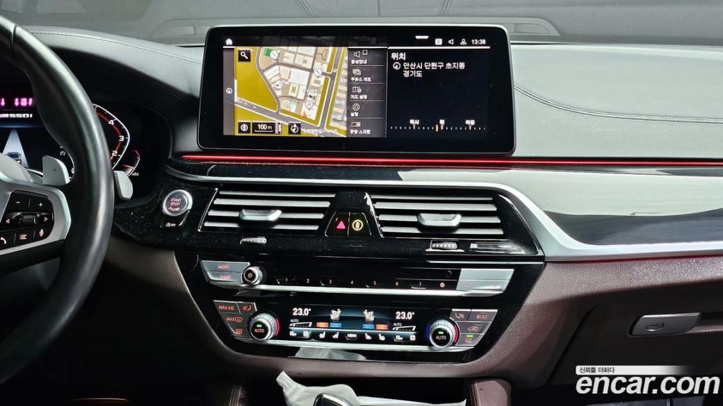 BMW 5-Series M550i xDrive, 2022
