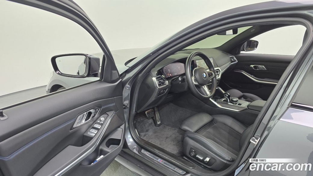 BMW 3-Series 320i M Sport, 2022