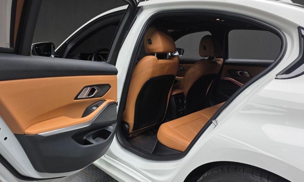 BMW 3-Series 320i M Sport, 2024
