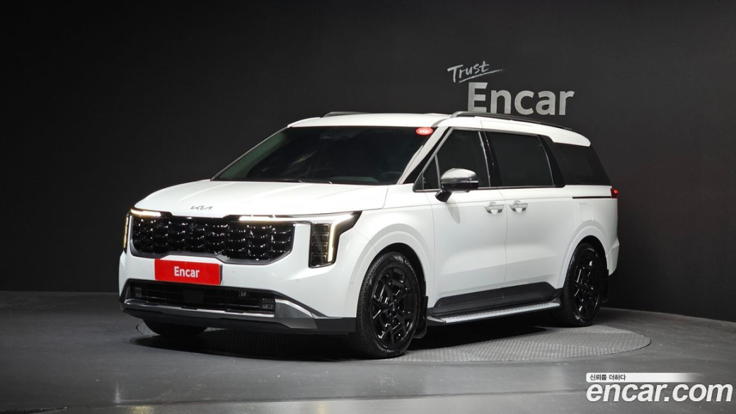 Kia Carnival 7-Seater Gravity, 2025