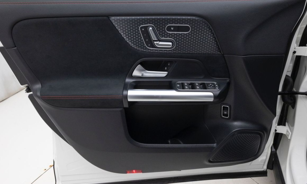 Mercedes-Benz GLA-Class GLA250 4MATIC, 2025