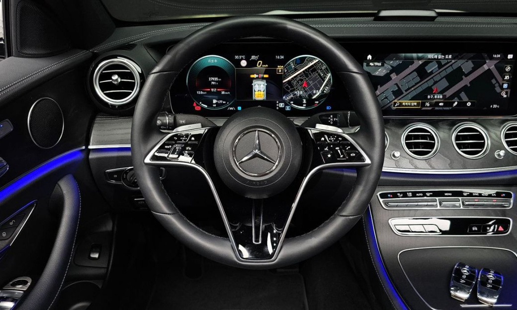 Mercedes-Benz E-Class E250 AMG Line, 2023