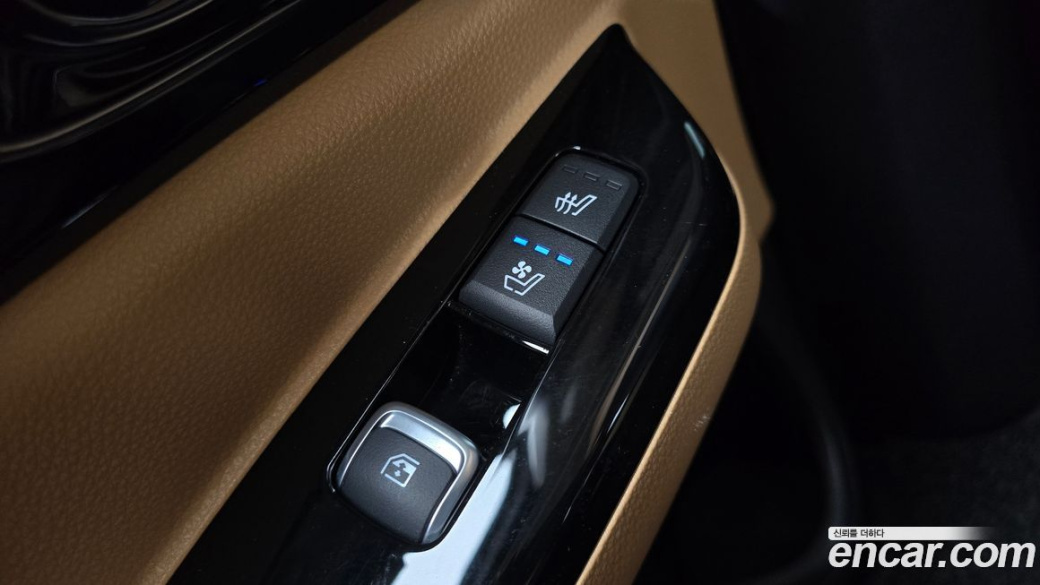 Kia Carnival 9-Seater Signature, 2023