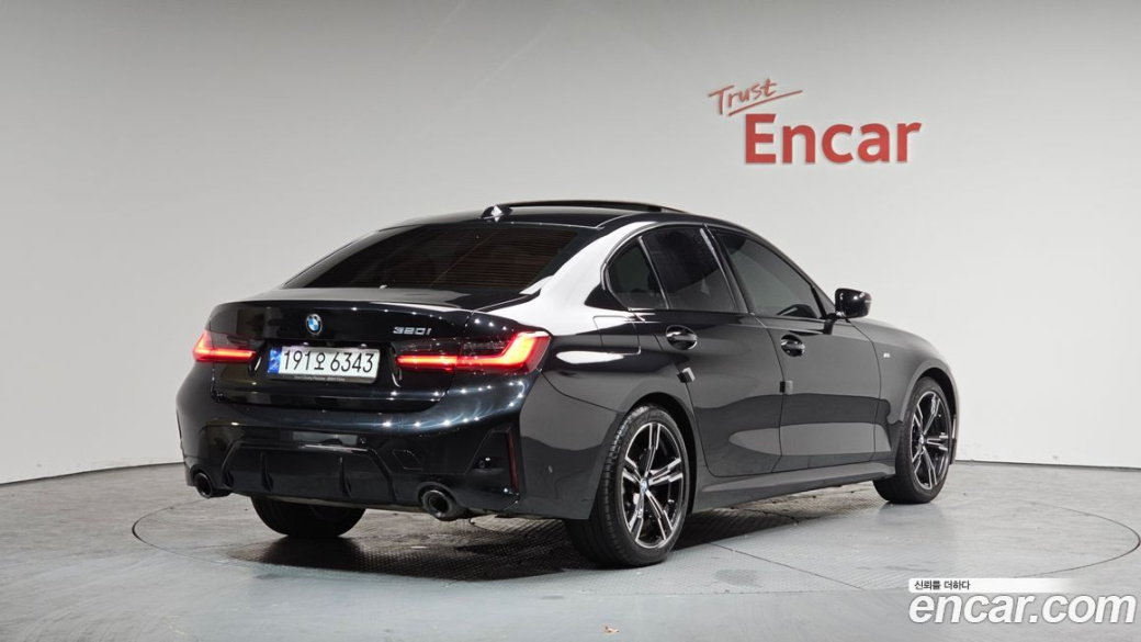 BMW 3-Series 320i M Sport, 2023