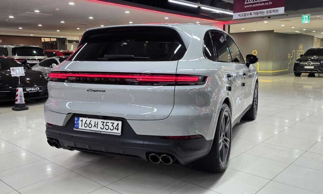 Porsche Cayenne 3.0, 2024