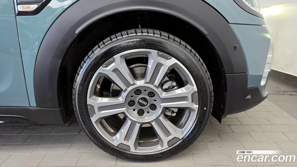 Mini Countryman ALL4 Classic Launch Pack, 2023