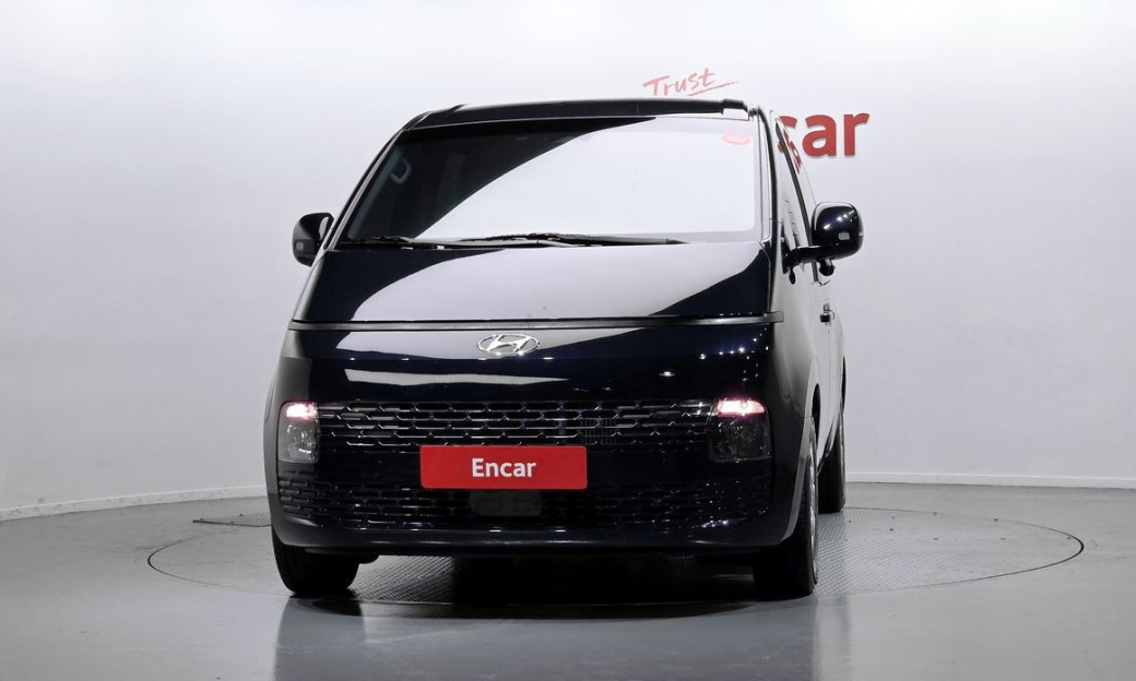 Hyundai Staria 4WD Tourer 9-Seater, 2024