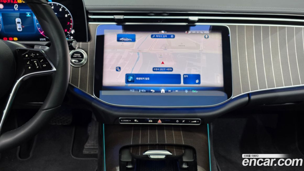Mercedes-Benz E-Class E300 4MATIC Exclusive, 2025