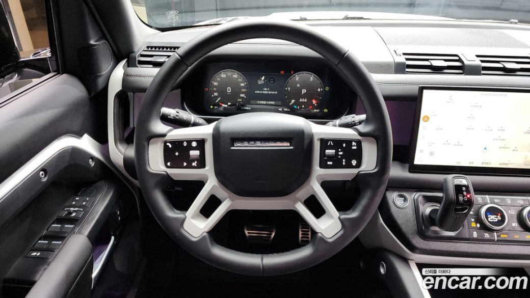 Land Rover Defender 110 D250 X-Dynamic SE, 2025