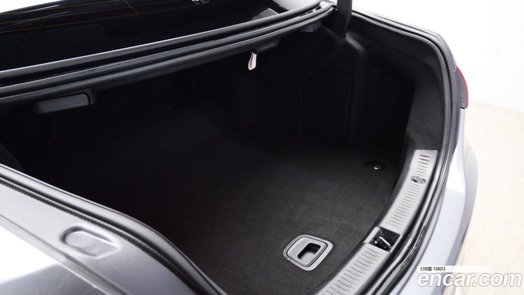 Mercedes-Benz E-Class E350 4MATIC AMG Line, 2023