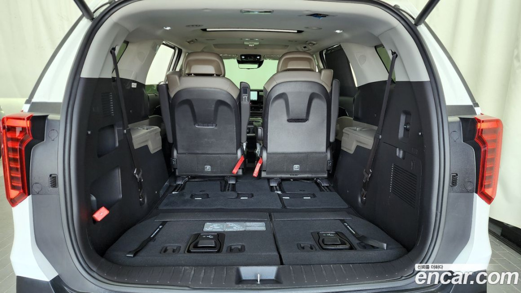 Kia Carnival 7-Seater Gravity, 2025