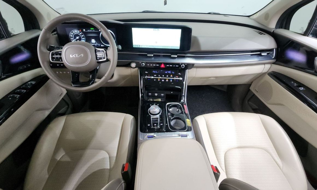 Kia Carnival 7-Seater Hi-Limousine, 2023