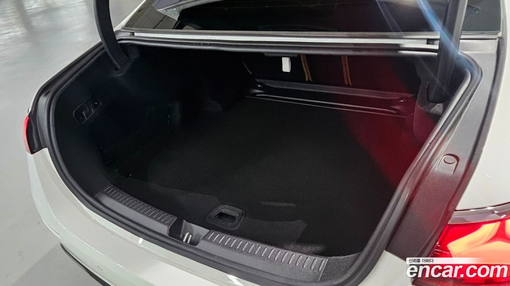 Mercedes-Benz E-Class E220d 4MATIC Exclusive, 2024