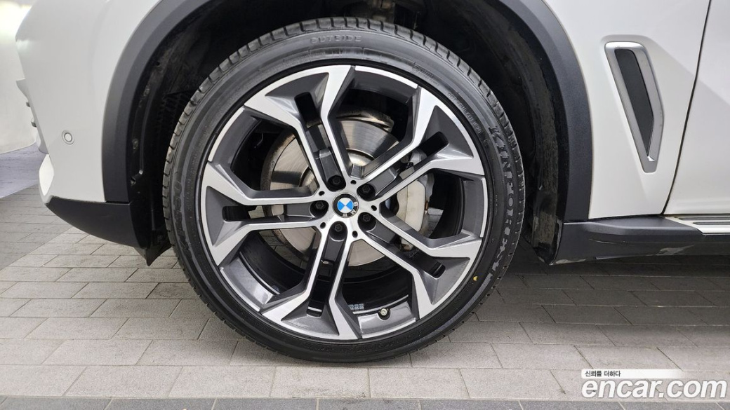 BMW X5 xDrive 40i xLine, 2023