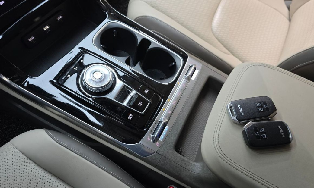 Kia Carnival 7-Seater Hi-Limousine, 2022