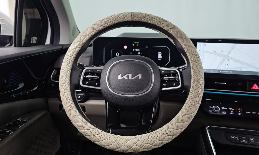 Kia Carnival 7-Seater Signature, 2024