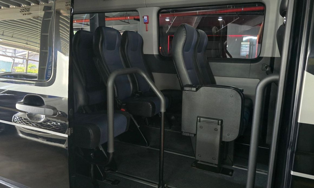 Hyundai Solati 15-seater, 2022