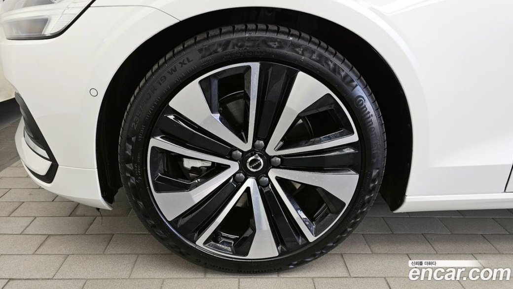 Volvo S60 B5 Ultimate Bright, 2024