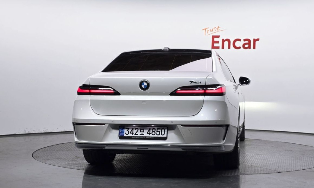 BMW 7-Series 740i sDrive Design Pure Excellence, 2023