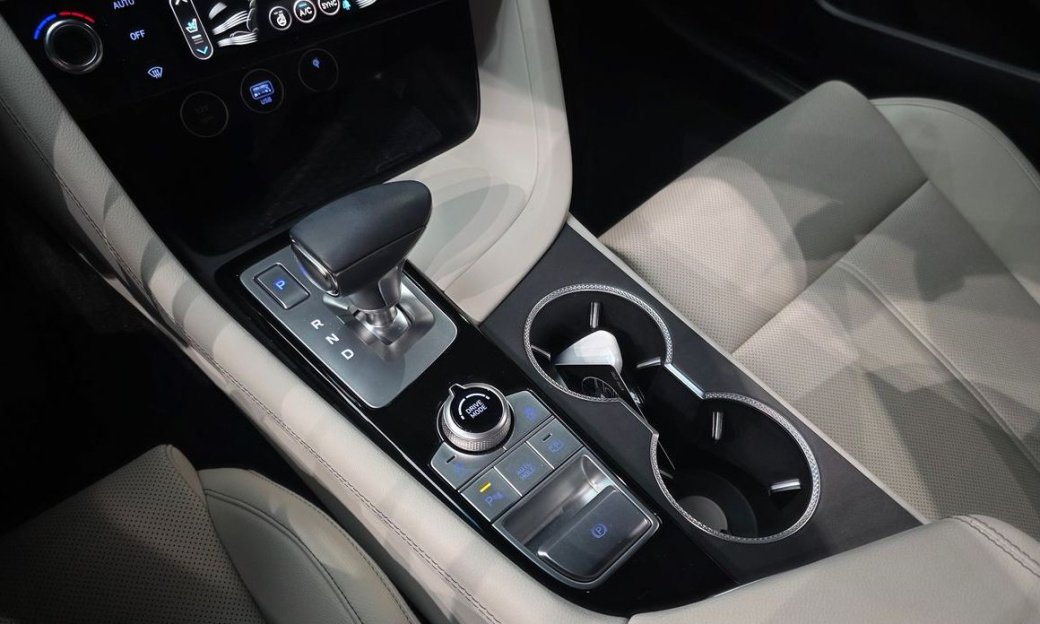 Genesis G70 Gasoline 2.5T 2WD, 2024