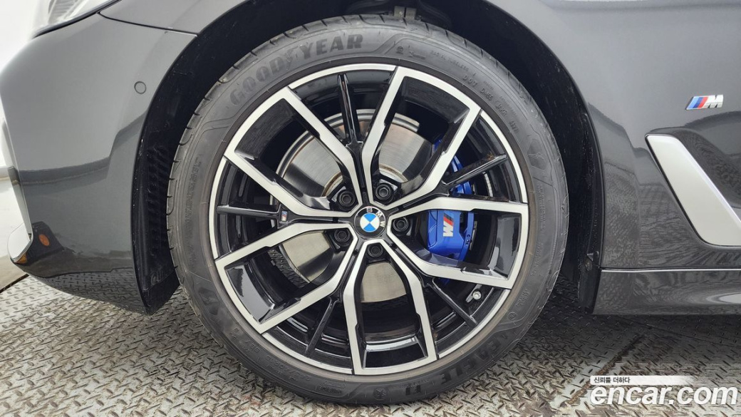 BMW 5-Series 530i M Sport Package, 2022