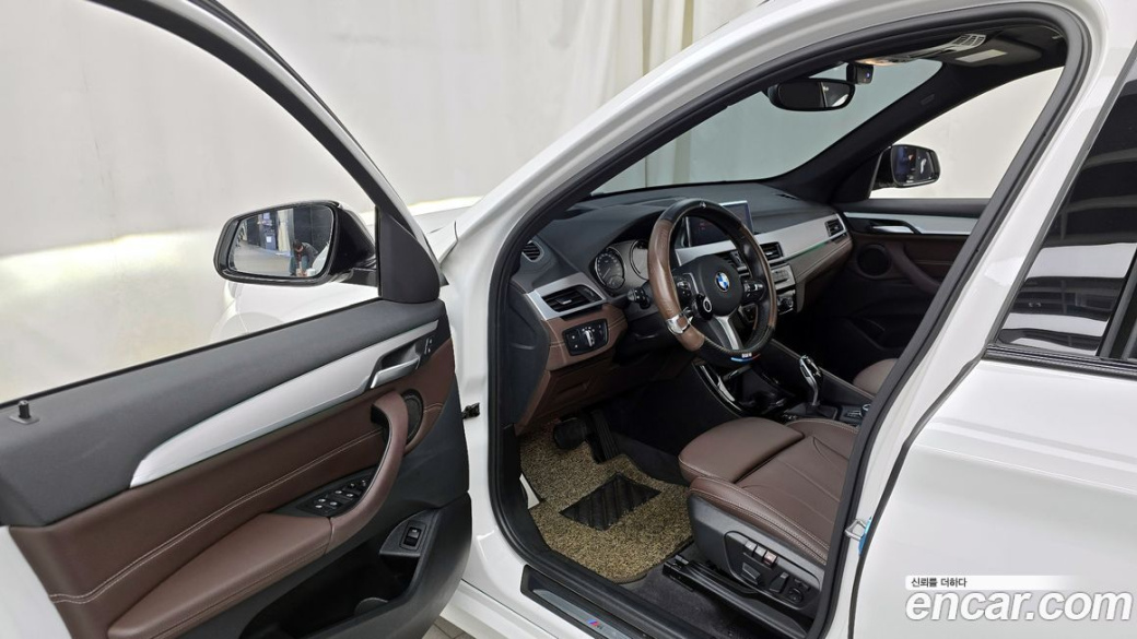 BMW X1 xDrive 20i M Sport, 2022