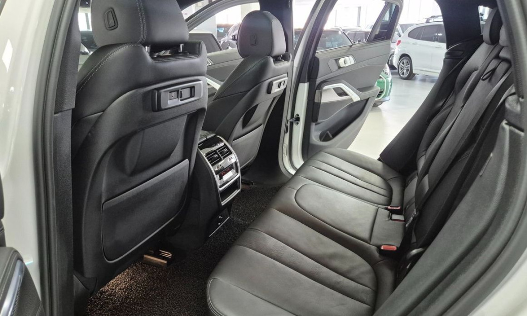 BMW X6 xDrive40i M Sport, 2022
