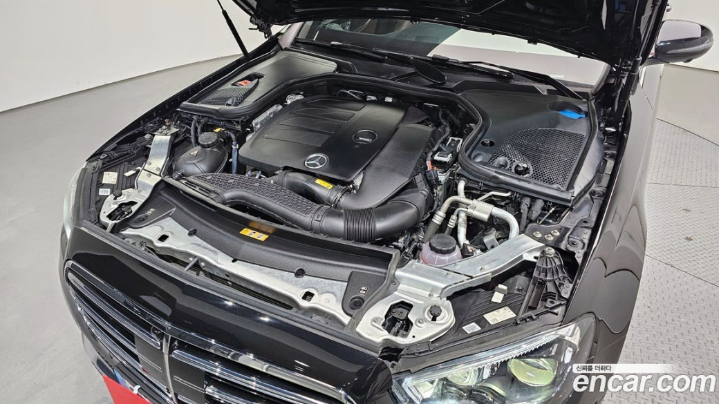 Mercedes-Benz E-Class E350 4MATIC Exclusive, 2023