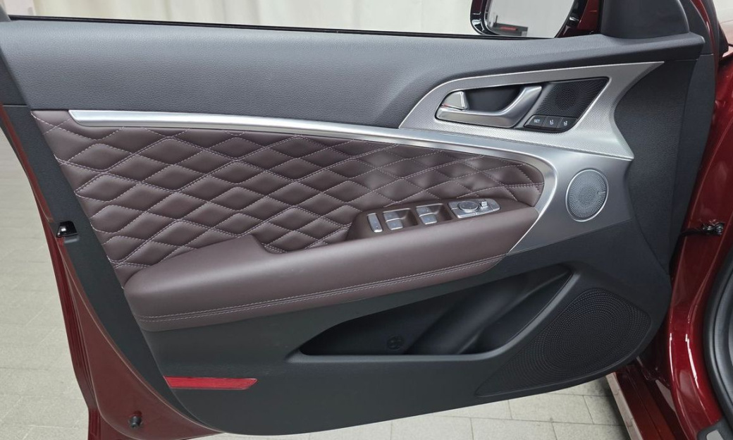 Genesis G70 Gasoline 2.5T 4WD, 2025