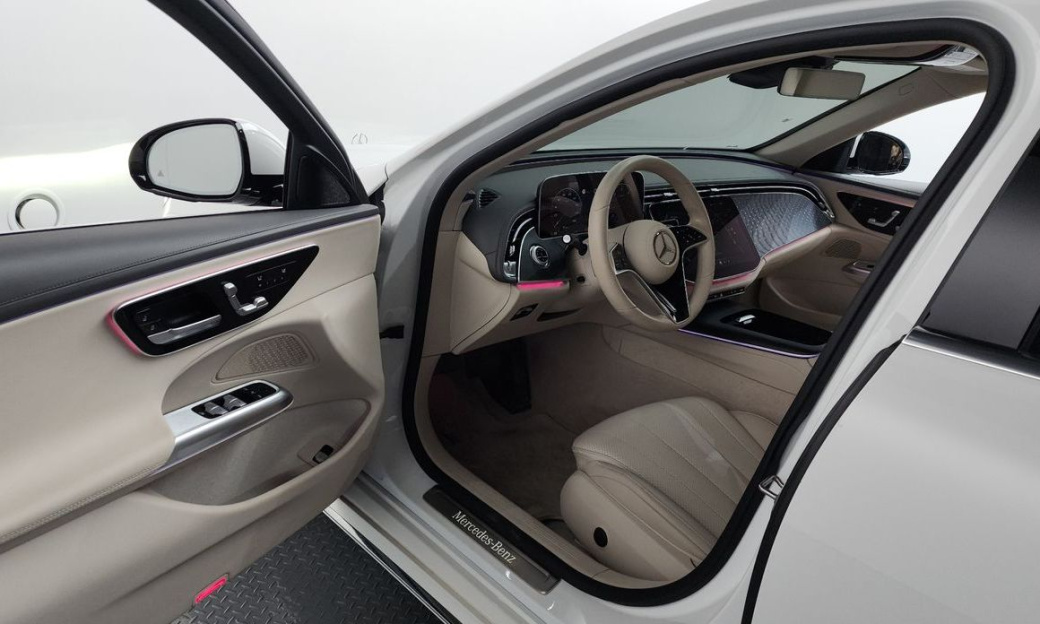 Mercedes-Benz E-Class E220d 4MATIC Exclusive, 2024