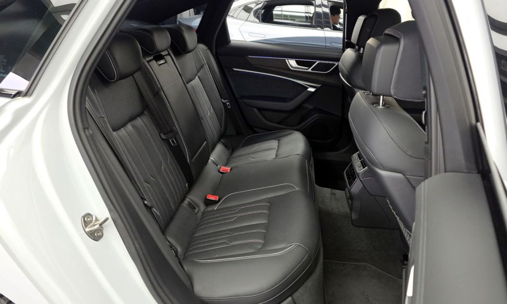 Audi A6 40 TDI Premium, 2025