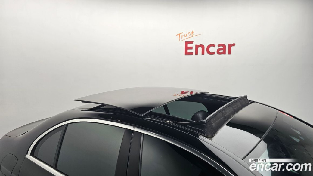 Mercedes-Benz E-Class E350 4MATIC AMG Line, 2022