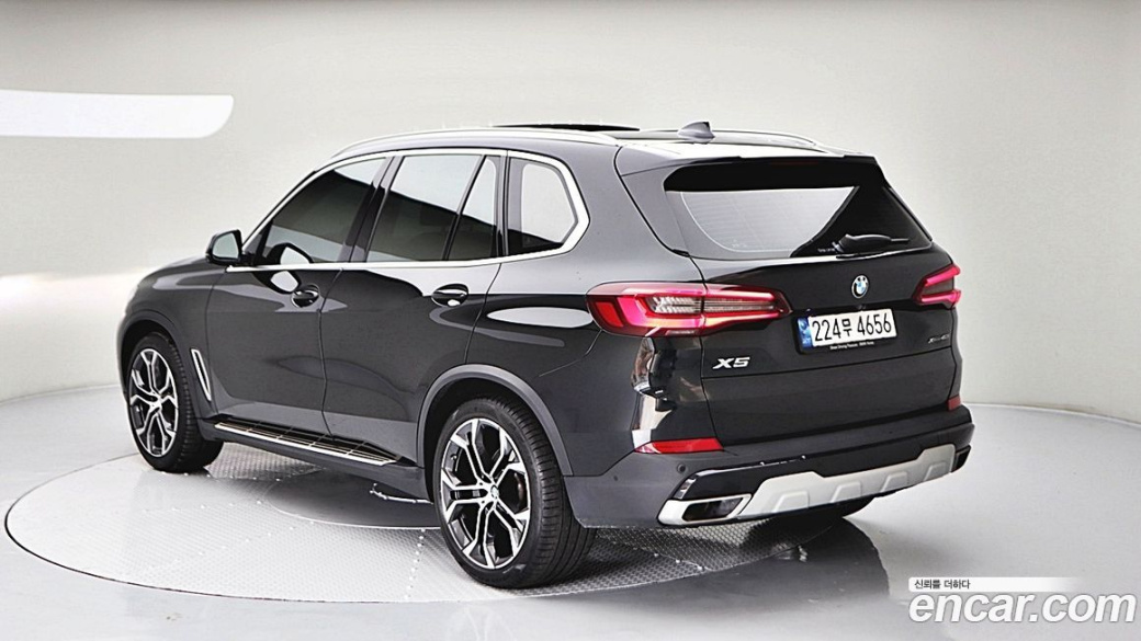 BMW X5 xDrive 40i xLine, 2022