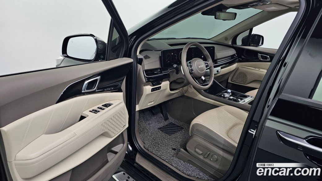 Kia Carnival 7-Seater Gravity, 2024