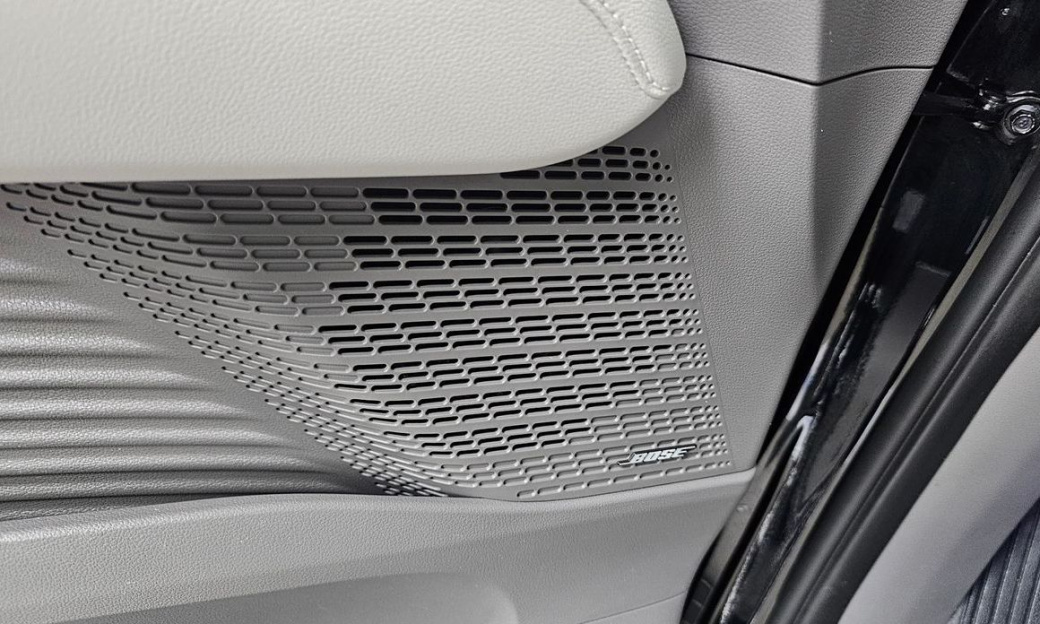 Hyundai Staria 4WD Lounge 7-Seater, 2022