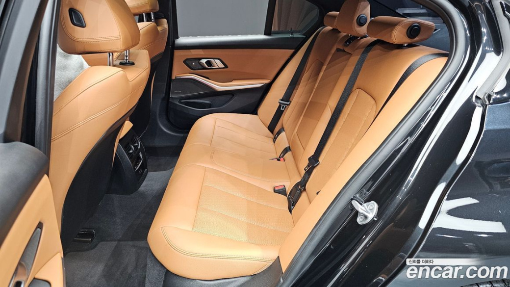 BMW 3-Series 320i M Sport, 2024